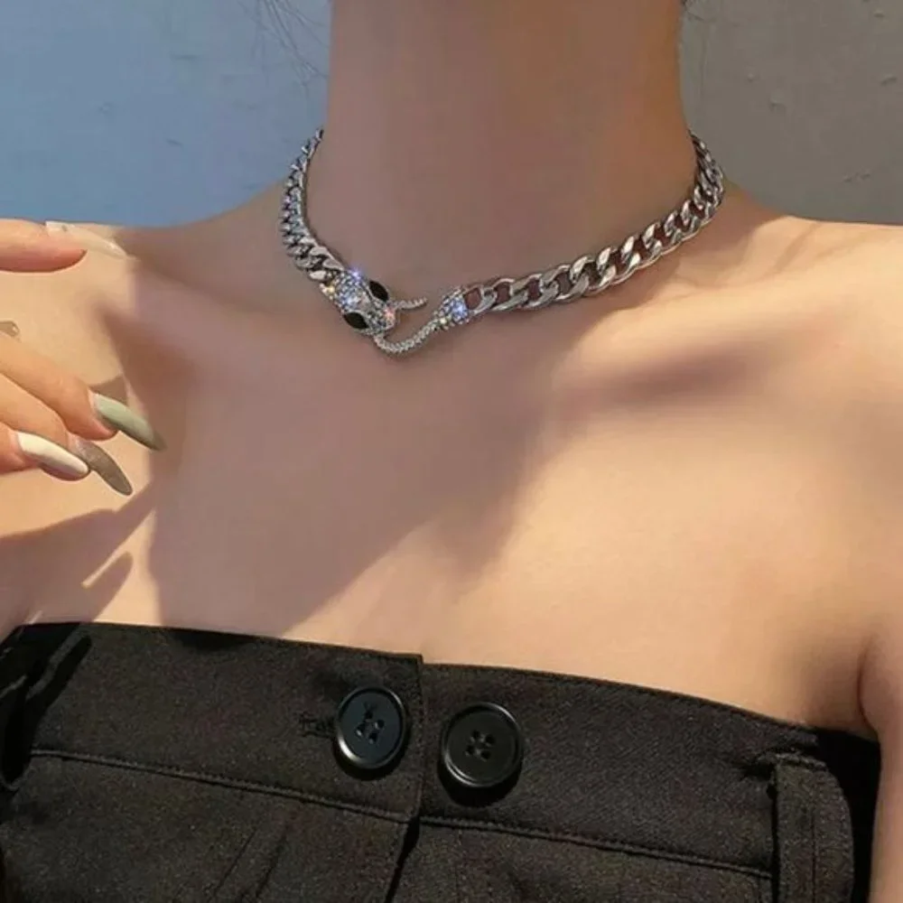 New Crystal Snake Chain Necklace - Picture 3 of 6